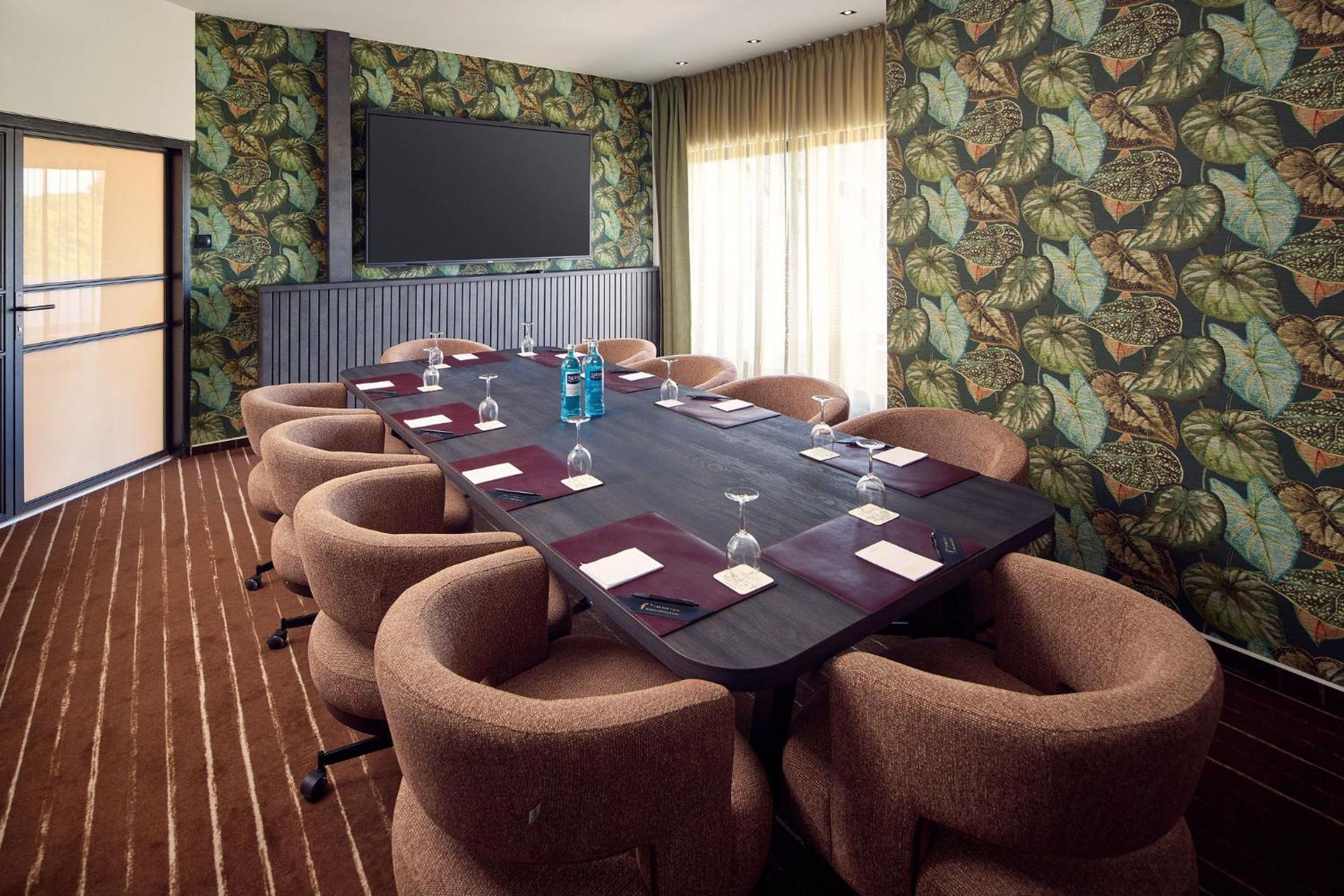 Hotel Der Valk 4*