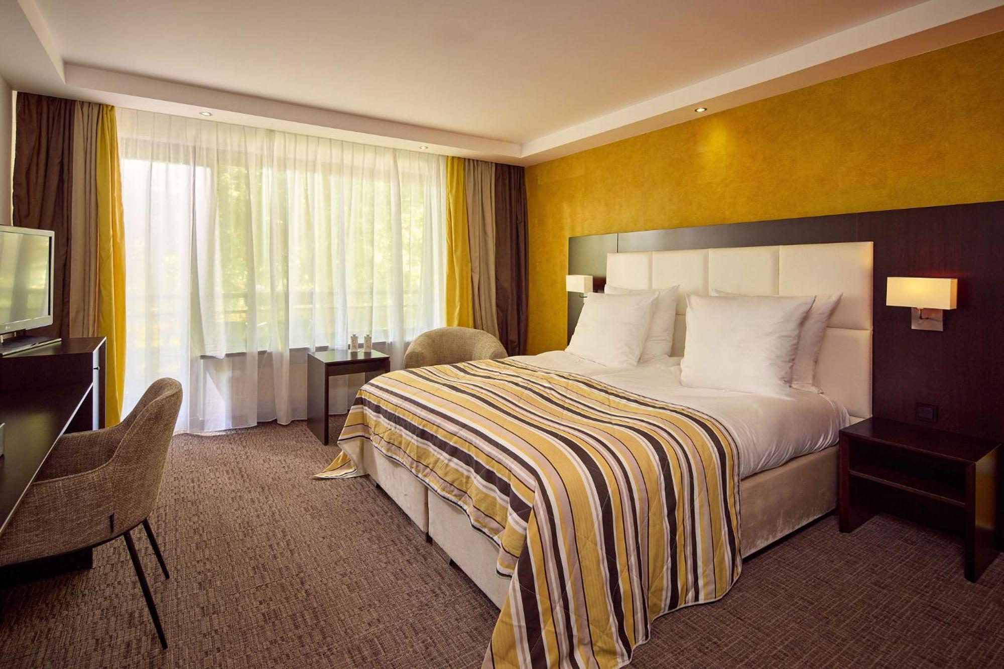 Hotel Der Valk 4*