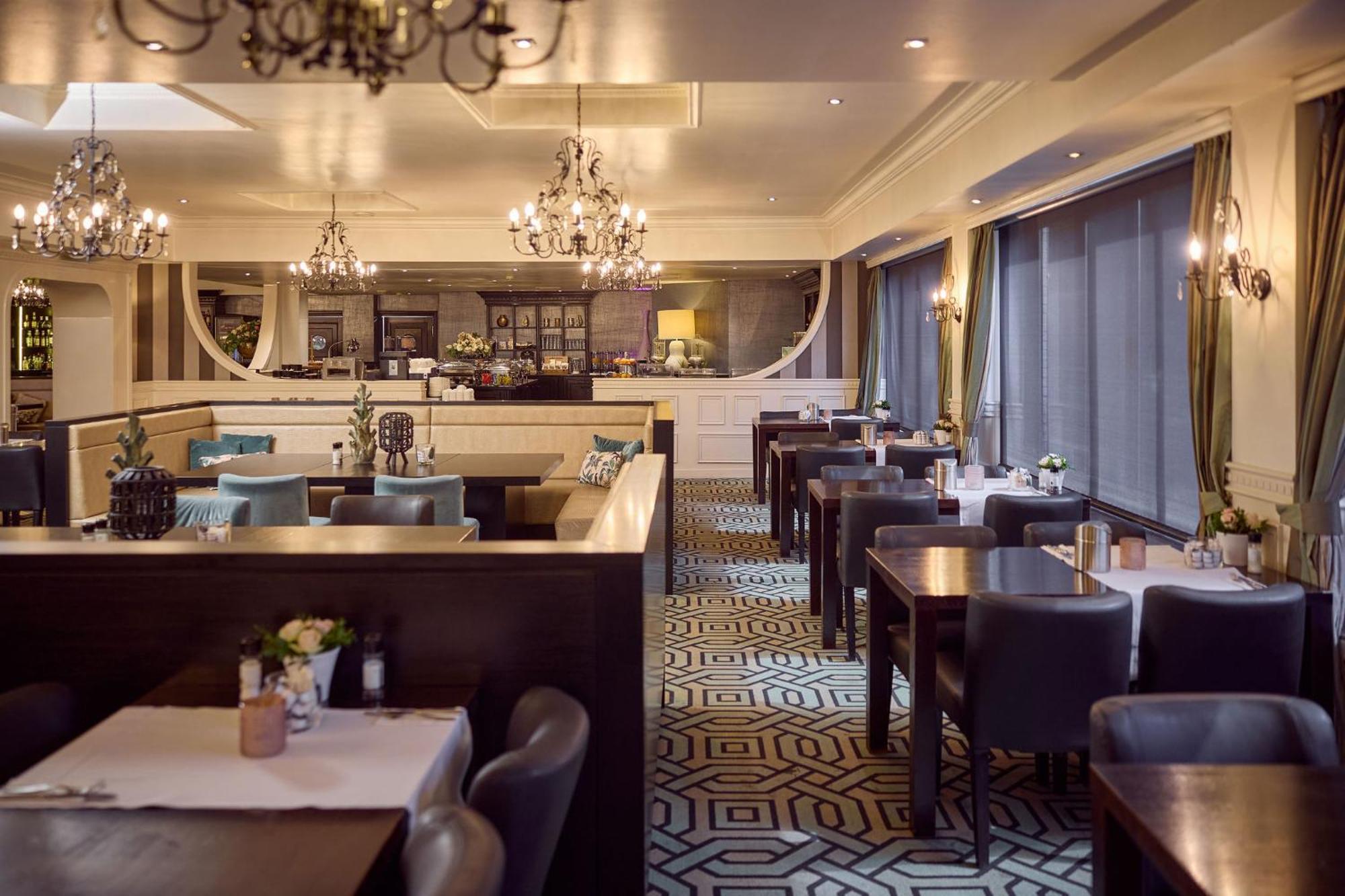 Hotel Der Valk 4*